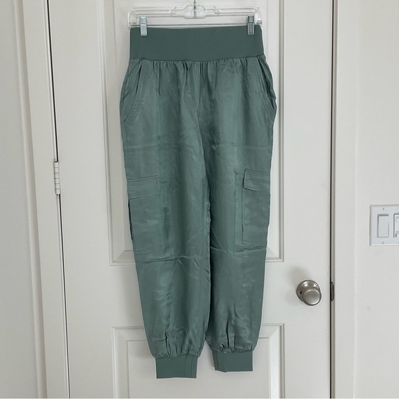 Cinq a Sept Giles Pant Cargo Satin Jogger M NWOT - Picture 11 of 16